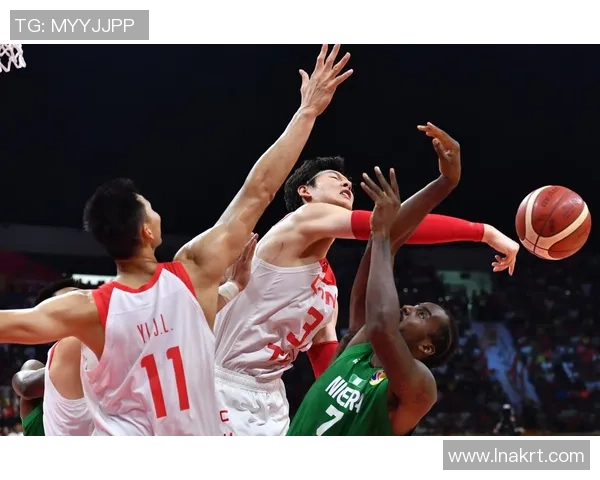 2018世界杯男篮激战中国队对决韩国队精彩瞬间回顾与分析